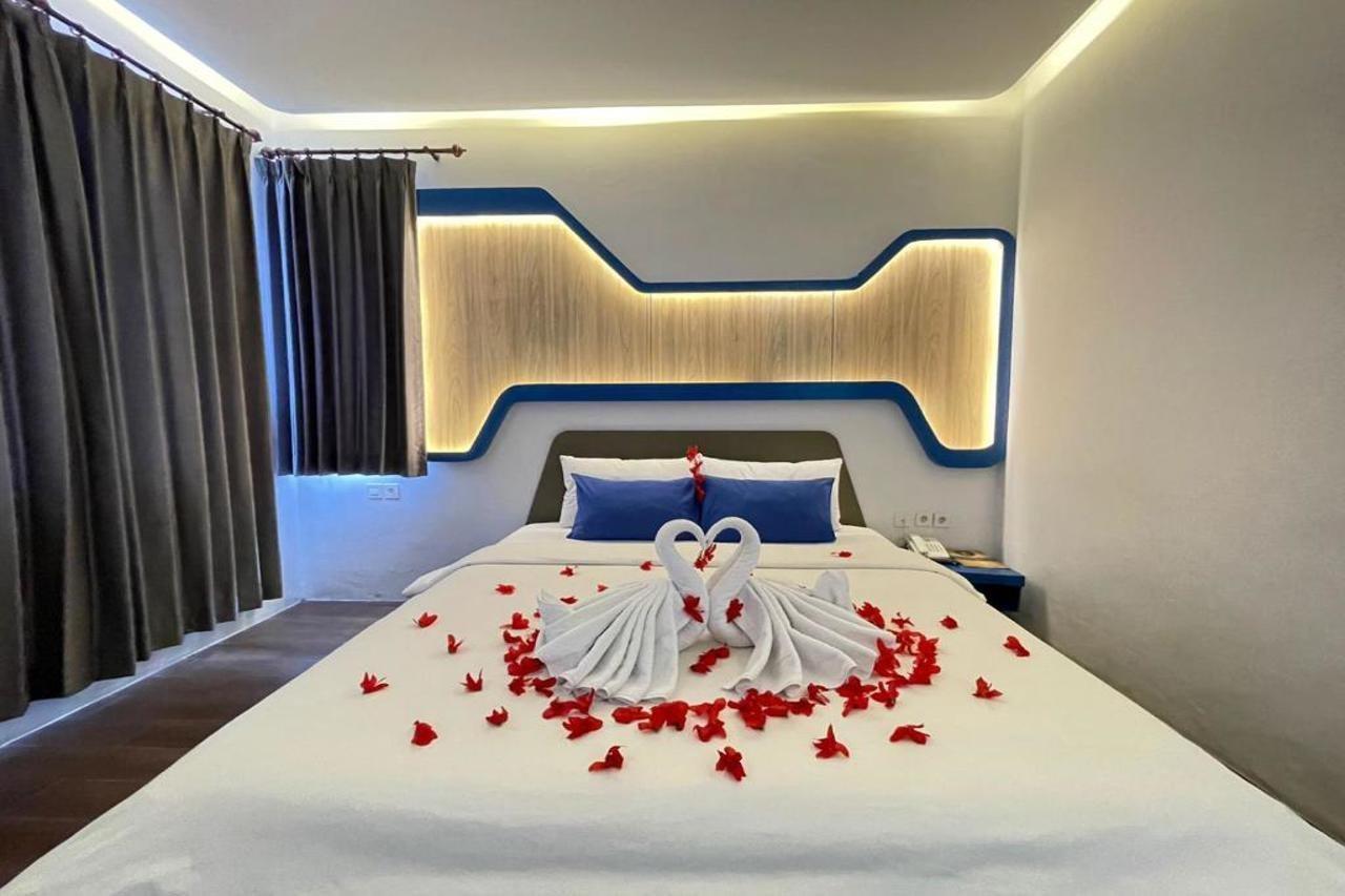 Golden Palace Hotel Batu Merah Eksteriør billede