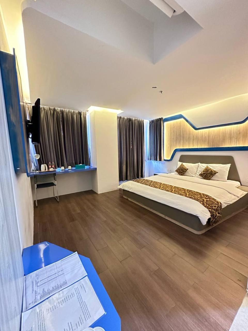 Golden Palace Hotel Batu Merah Eksteriør billede