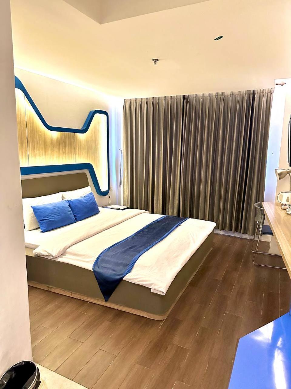 Golden Palace Hotel Batu Merah Eksteriør billede